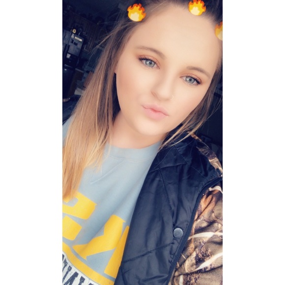 Meet your Posher, Katelyn - Picture 1 of 1